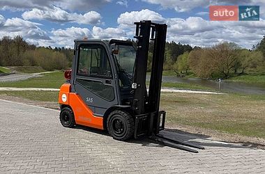 Вилочний навантажувач Toyota 02-8FGF25 2014 в Житомирі