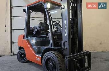 Вилочный погрузчик Toyota 02-8FGF30 2020 в 