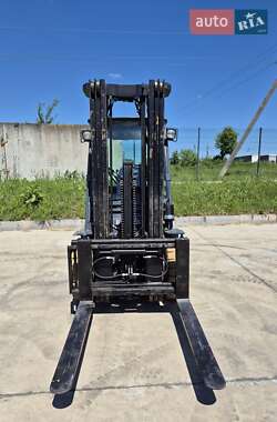 Вилочный погрузчик Toyota 02-8FGF30 2008 в 