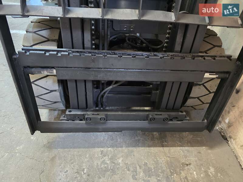 Вилочный погрузчик Toyota 02-8FGF30 2008 в Киеве