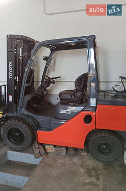 Вилочный погрузчик Toyota 02-8FGF30 2022 в Киеве