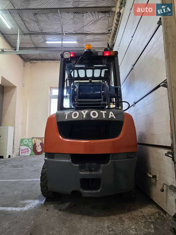 Вилочний навантажувач Toyota 02-8FGF30 2019 в Києві фото 6 Вилочний навантажувач Toyota 02-8FGF30 2019 в Києві