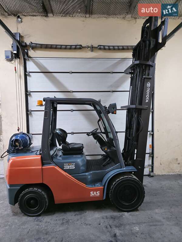 Вилочний навантажувач Toyota 02-8FGJF35 2018 в Києві