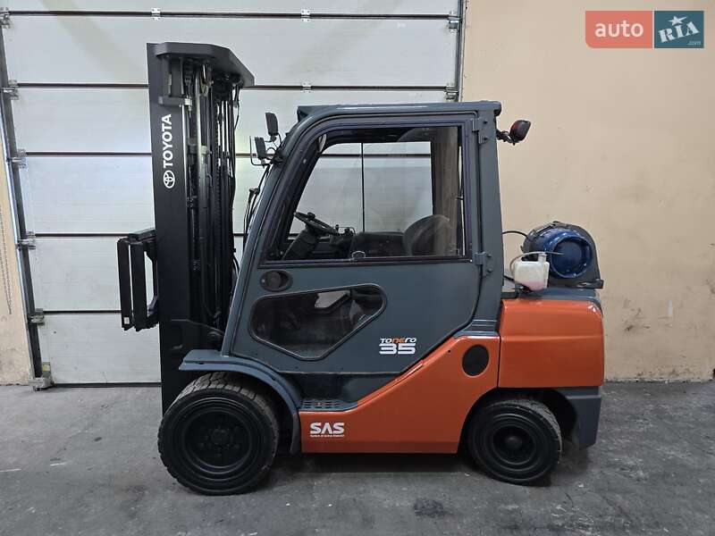 Toyota 02-8FGJF35 2014