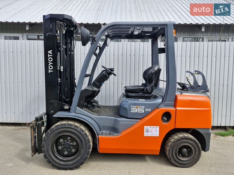 Toyota 02-8FGJF35 2012