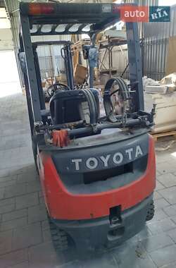 Вилочний навантажувач Toyota 32-8FG15 2007 в 