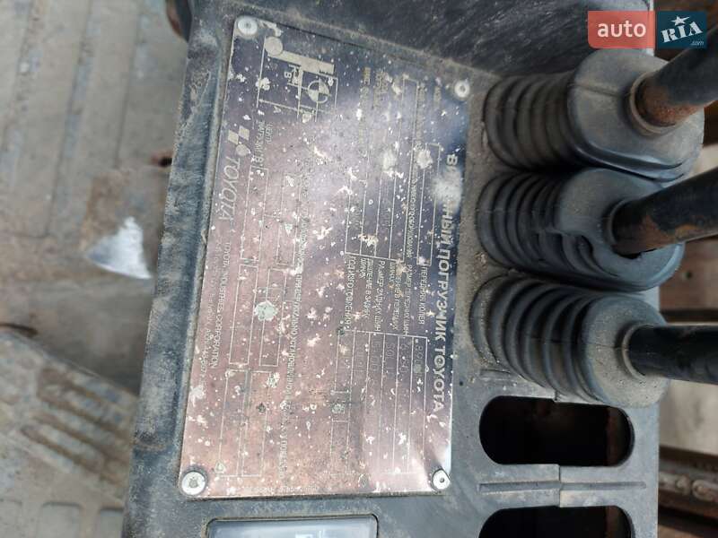 Вилочний навантажувач Toyota 32-8FG15 2016 в Києві