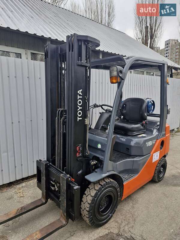 Вилочний навантажувач Toyota 32-8FG18 2018 в Києві