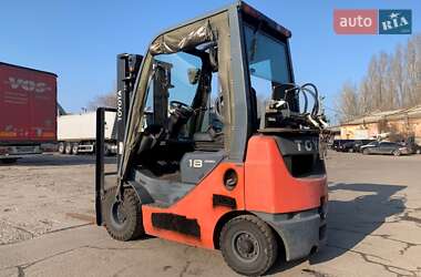 Вилочный погрузчик Toyota 32-8FG18 2016 в 