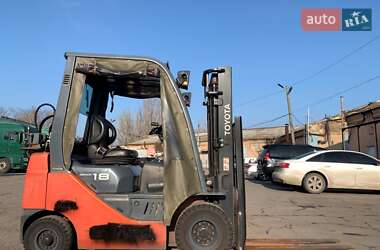 Вилочный погрузчик Toyota 32-8FG18 2016 в 