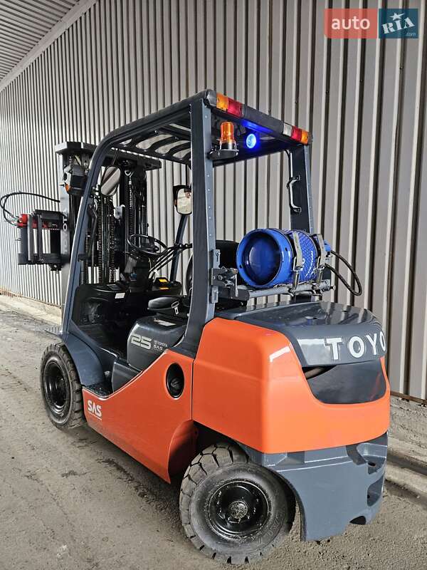 Вилочный погрузчик Toyota 32FG-25 2017 в Киеве