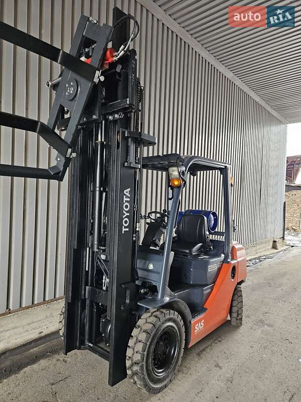 Вилочный погрузчик Toyota 32FG-25 2017 в Киеве