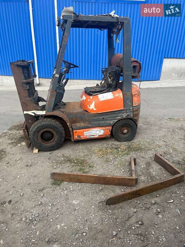 Вилочный погрузчик Toyota 42-6FGF15 2000 в Днепре