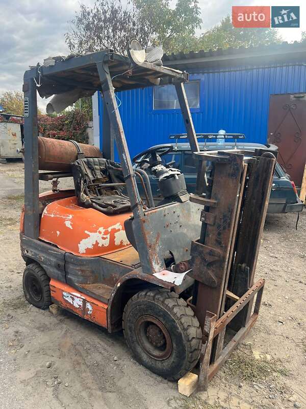 Вилочный погрузчик Toyota 42-6FGF15 2000 в Днепре