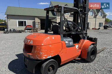 Вилочный погрузчик Toyota 42-7FDF35 2009 в 