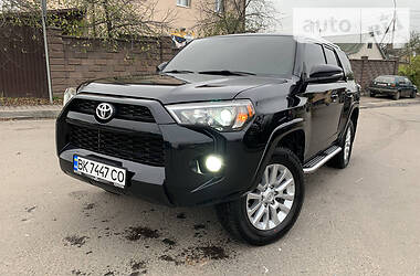 Внедорожник / Кроссовер Toyota 4Runner 2017 в Ровно