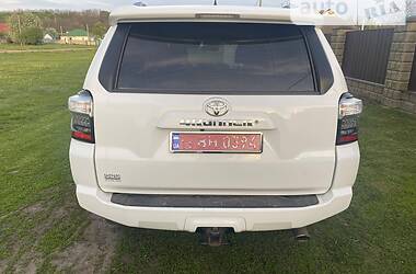 Внедорожник / Кроссовер Toyota 4Runner 2015 в Прилуках