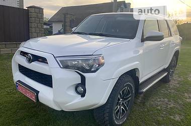 Внедорожник / Кроссовер Toyota 4Runner 2015 в Прилуках