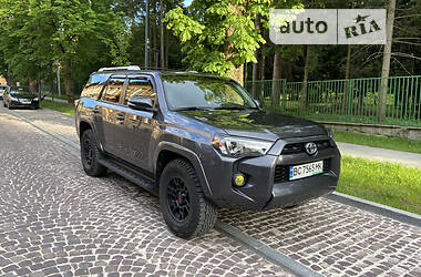 Внедорожник / Кроссовер Toyota 4Runner 2018 в Львове