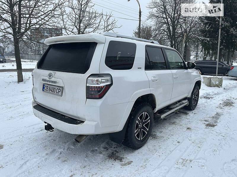 Позашляховик / Кросовер Toyota 4Runner 2014 в Прилуках