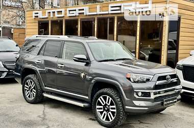 Позашляховик / Кросовер Toyota 4Runner 2018 в Києві