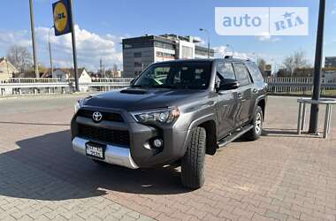 Внедорожник / Кроссовер Toyota 4Runner 2016 в Киеве