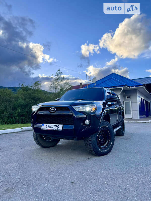 Внедорожник / Кроссовер Toyota 4Runner 2015 в 