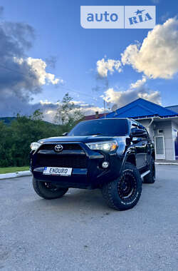 Внедорожник / Кроссовер Toyota 4Runner 2015 в 