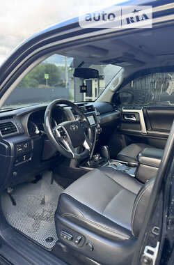 Внедорожник / Кроссовер Toyota 4Runner 2015 в 