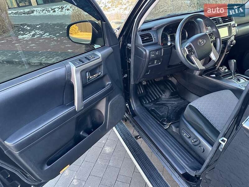 Позашляховик / Кросовер Toyota 4Runner 2019 в Ярмолинцях