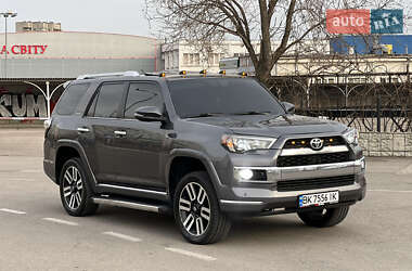 Позашляховик / Кросовер Toyota 4Runner 2014 в Запоріжжі