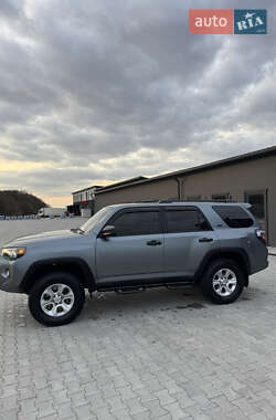 Внедорожник / Кроссовер Toyota 4Runner 2018 в 