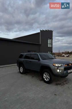 Внедорожник / Кроссовер Toyota 4Runner 2018 в 