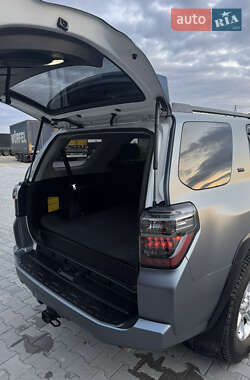 Внедорожник / Кроссовер Toyota 4Runner 2018 в 