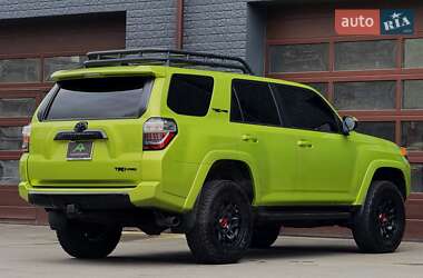 Позашляховик / Кросовер Toyota 4Runner 2021 в 