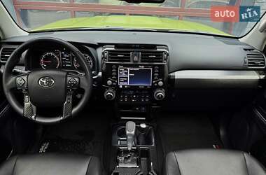 Позашляховик / Кросовер Toyota 4Runner 2021 в 