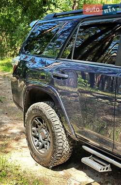 Внедорожник / Кроссовер Toyota 4Runner 2017 в 