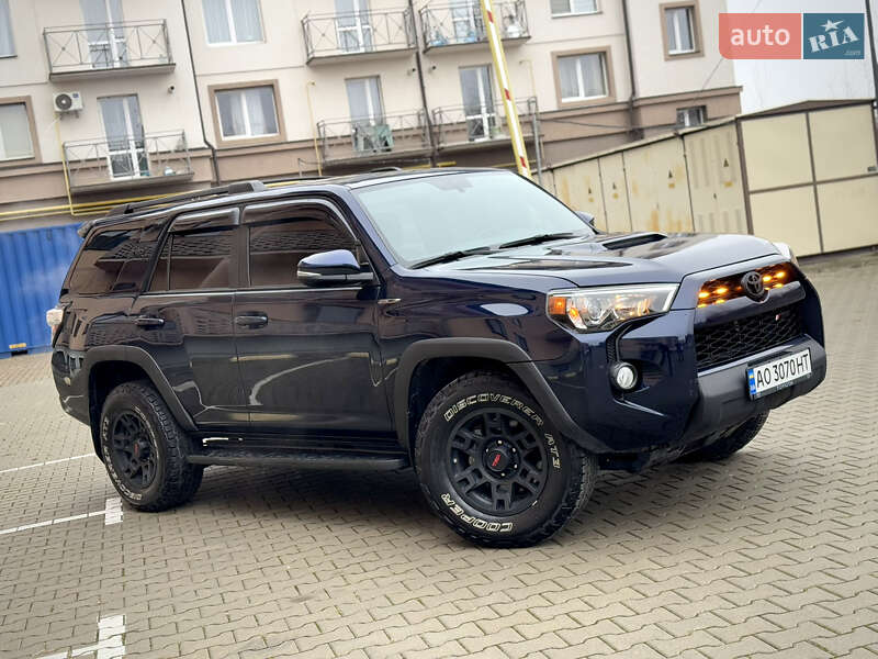 Внедорожник / Кроссовер Toyota 4Runner 2017 в Ужгороде