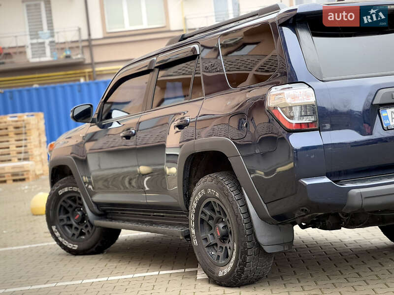 Внедорожник / Кроссовер Toyota 4Runner 2017 в Ужгороде