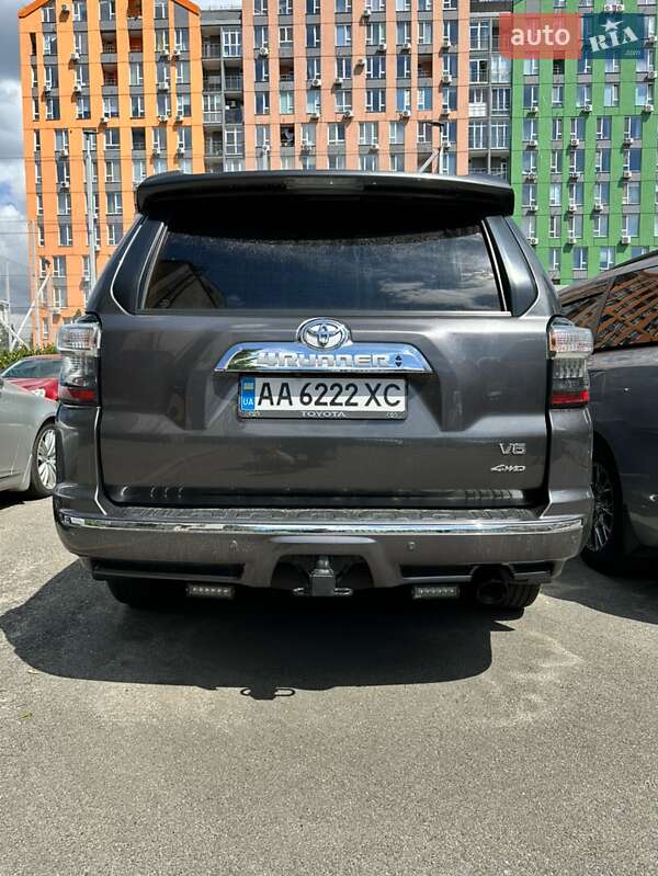 Внедорожник / Кроссовер Toyota 4Runner 2016 в Киеве