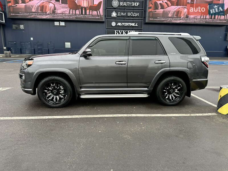 Внедорожник / Кроссовер Toyota 4Runner 2016 в Киеве