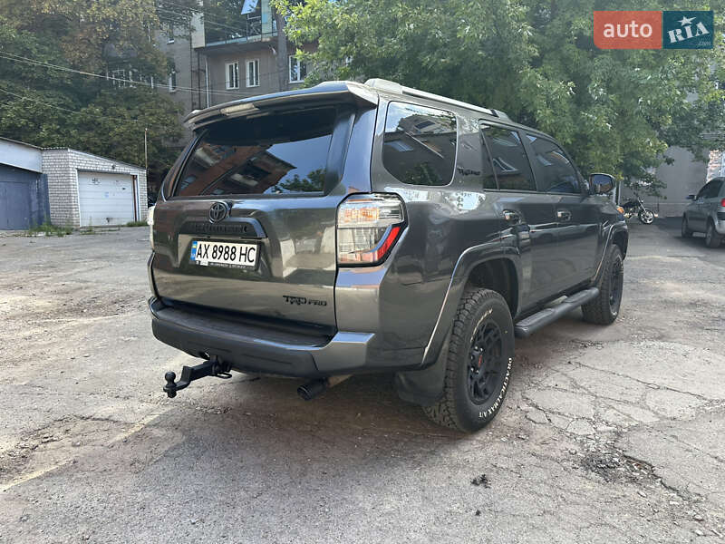 Позашляховик / Кросовер Toyota 4Runner 2016 в Харкові