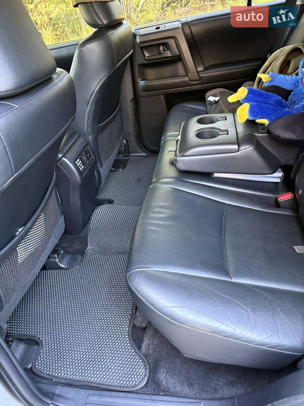 Внедорожник / Кроссовер Toyota 4Runner 2011 в Чернигове