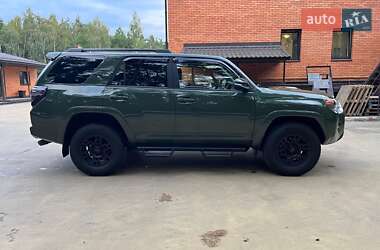 Внедорожник / Кроссовер Toyota 4Runner 2022 в 