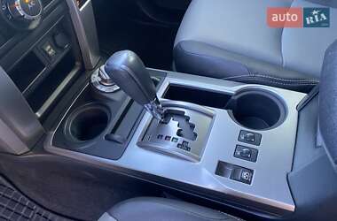 Внедорожник / Кроссовер Toyota 4Runner 2017 в 