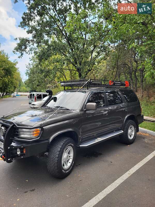 Позашляховик / Кросовер Toyota 4Runner 1997 в Черкасах