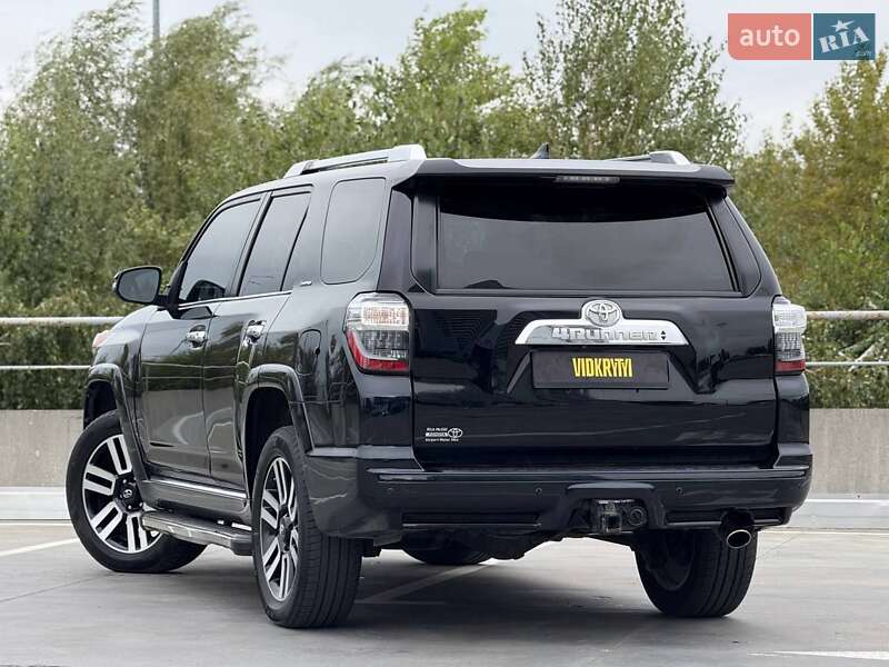 Позашляховик / Кросовер Toyota 4Runner 2016 в Києві