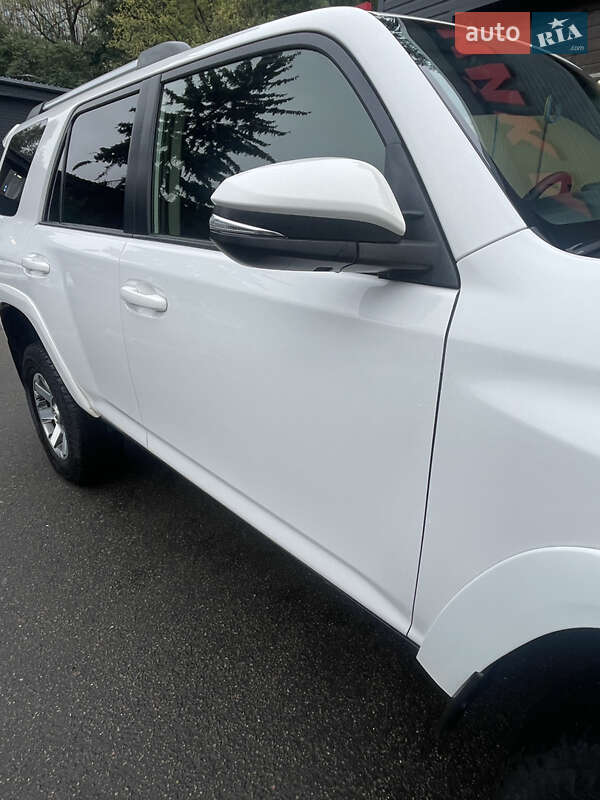 Внедорожник / Кроссовер Toyota 4Runner 2016 в Киеве фото 11 Внедорожник / Кроссовер Toyota 4Runner 2016 в Киеве