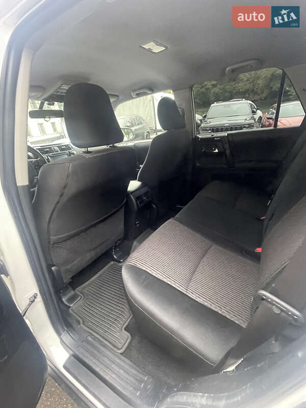 Внедорожник / Кроссовер Toyota 4Runner 2016 в Киеве фото 22 Внедорожник / Кроссовер Toyota 4Runner 2016 в Киеве