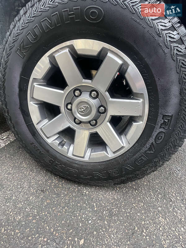 Внедорожник / Кроссовер Toyota 4Runner 2016 в Киеве фото 23 Внедорожник / Кроссовер Toyota 4Runner 2016 в Киеве